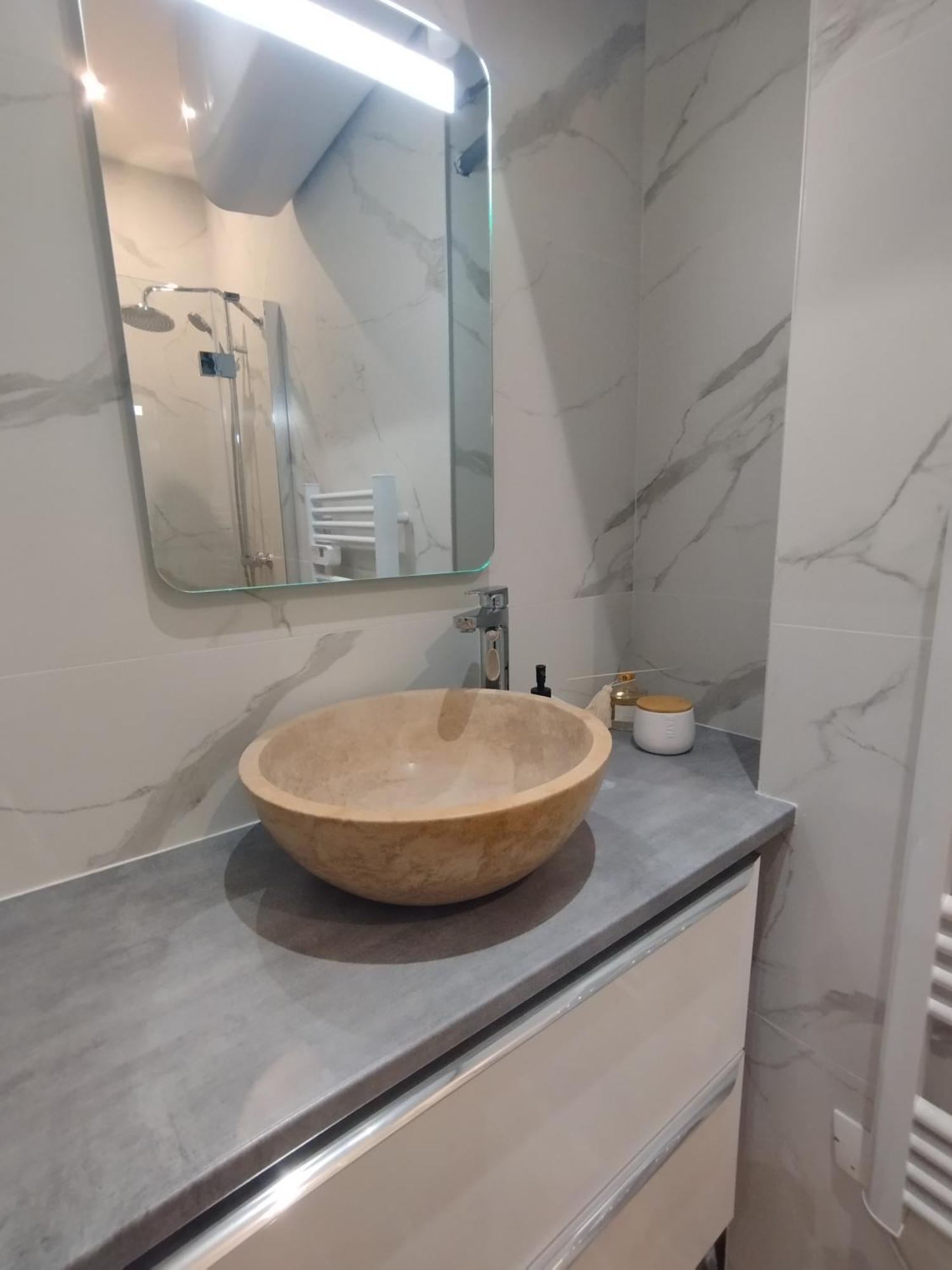 Appartement Lumineux En Rdc Bourgoin-Jallieu Extérieur photo